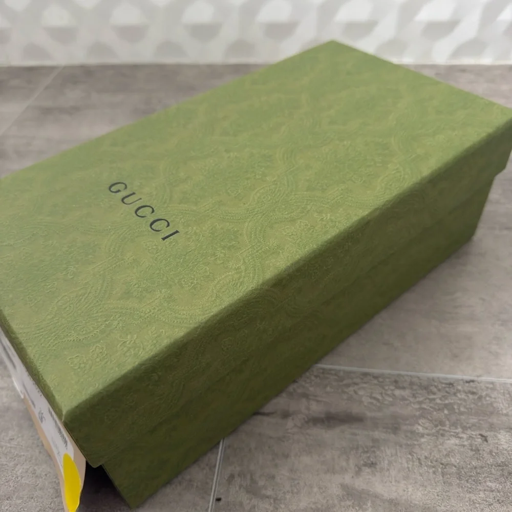 Gucci Blondie GG Logo Leather Thong Flip Flop Flat Sandals Shoes Size 7 NWT - Picture 5 of 16